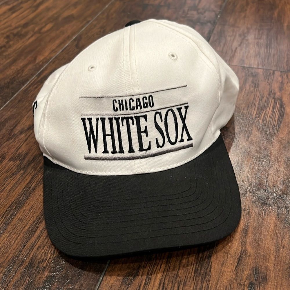 VTG Chicago white Sox baseball cap in EUC spell out in front Annco profesional
